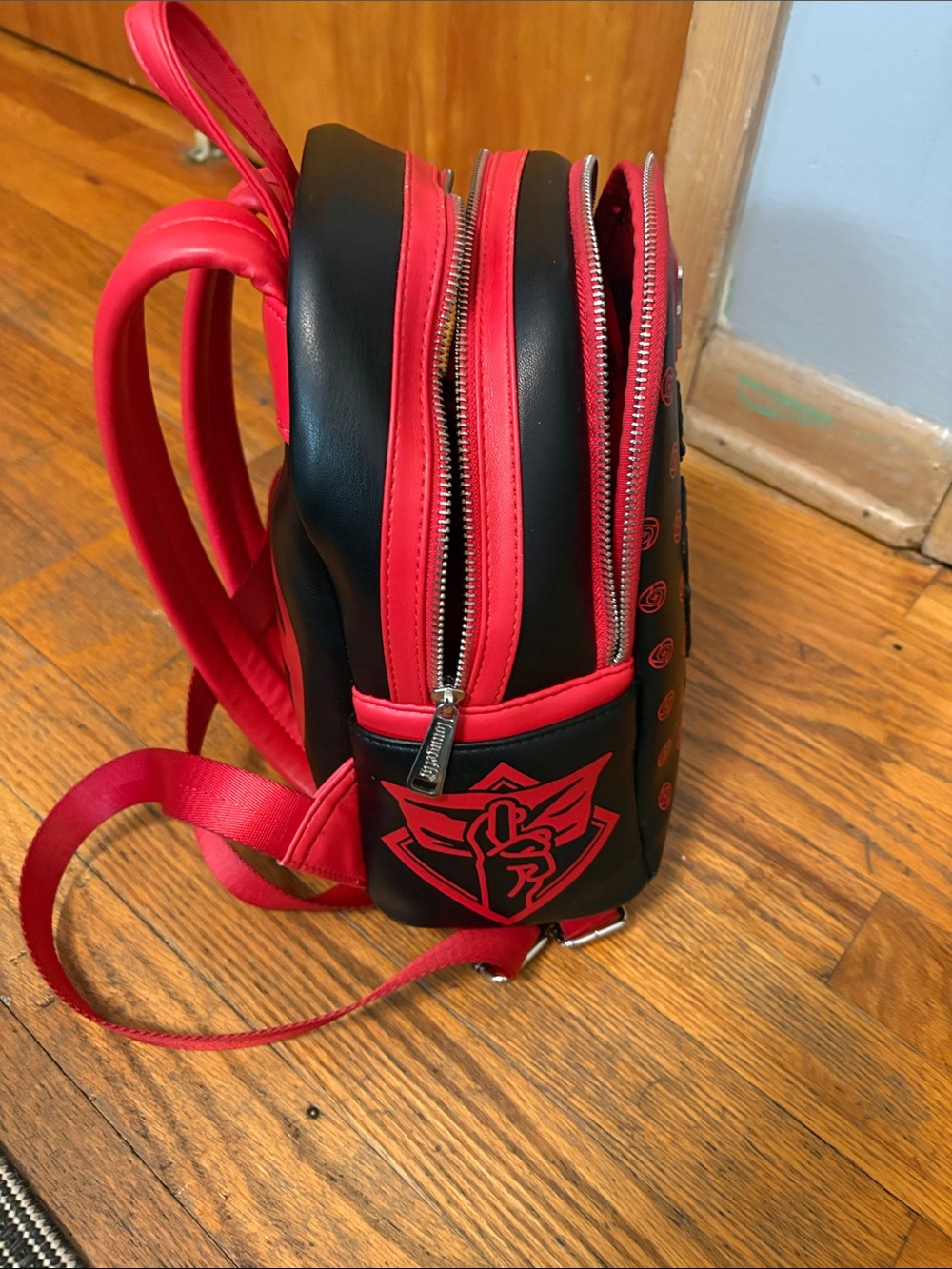 Loungefly Black & Red Jujutsu Kaisen Character Mini Backpack - Picture 3 of 7